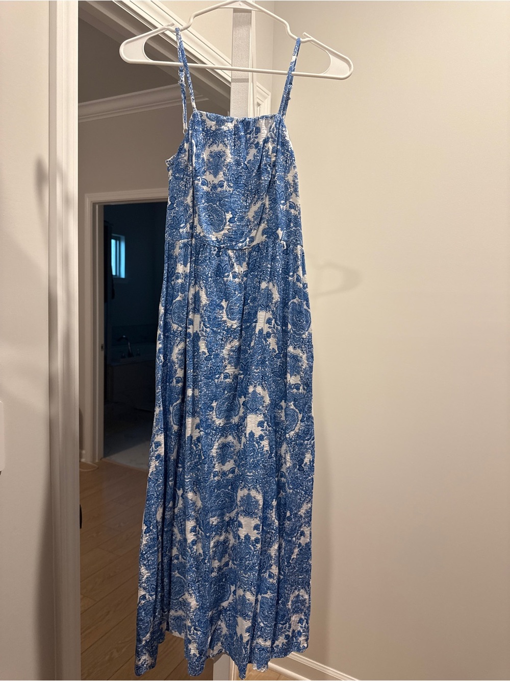 Versona Blue and White Floral Midi Sundress